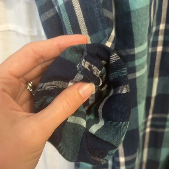 Time and tru blue green plaid button down size S (4-6) - Picture 4 of 4